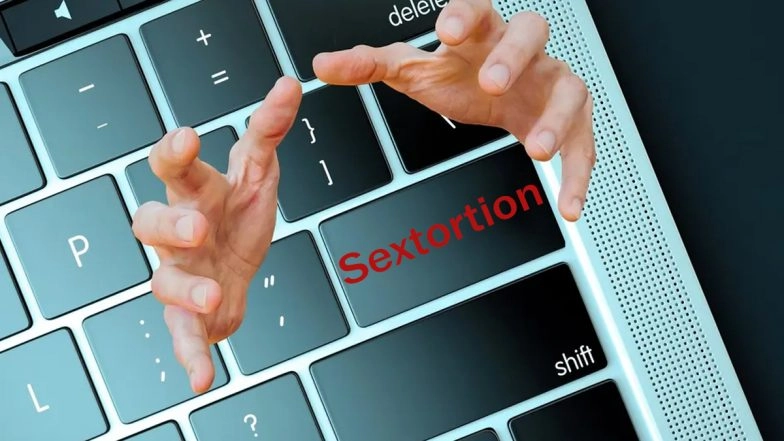 Sextortion in Mumbai: Ghatkopar Resident Blackmailed With Nude Videos, Rs 5.45 Lakh Extorted After Being Lured Into Online Sex Over WhatsApp Call With Woman; Case Registered