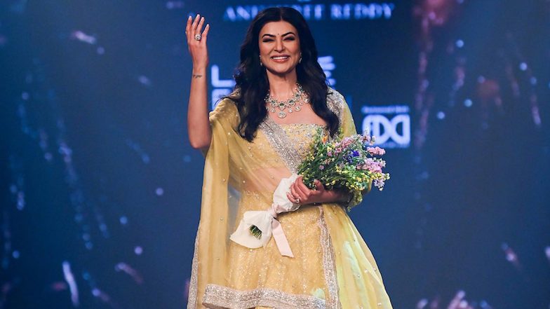 Sushmita Sen Turns Showstopper at Lakmé Fashion Week! Actress, Who Recovered From a Heart Attack, Oozes Elegance As She Walks the Ramp in Style (View Pic & Video)