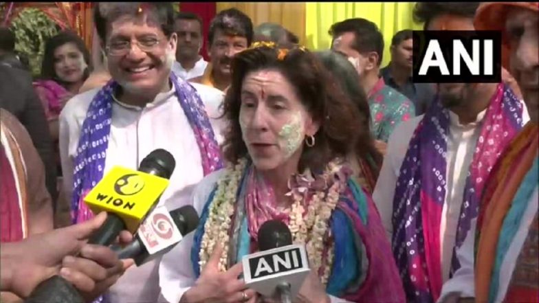 Holi 2023 Celebration: US Secretary of Commerce Gina Raimondo Plays Holi at Rajnath Singh’s Residence, Says ‘Great Honour for Me’ (Watch Video)