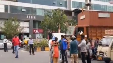 PDA in Maharashtra: Couple Share a Hug on Busy Crossroad in Pune Bringing Traffic To Halt, Video Goes Viral