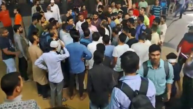 Greater Noida: Muslims Offer Ramzan Prayers in Basement of Housing Society, Police Removes Tent After Residents Create Ruckus (Watch Video)