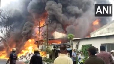 Gujarat Fire: Blaze Erupts At Packaging Company in Bharuch, Video Shows Huge Cloud of Smoke