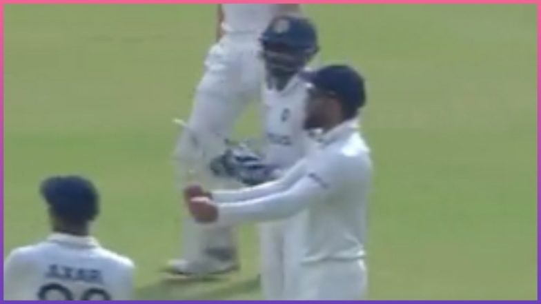 'Aaj Plane Main Udaunga', Virat Kohli Cracks Jokes With Teammates During IND vs AUS 4th Test at Ahmedabad (Watch Video)