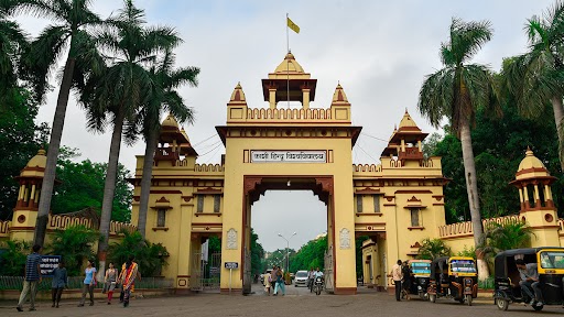 Holi 2023: BHU Withdraws Order Banning Holi Celebrations Inside Campus After Facing Backlash From Students