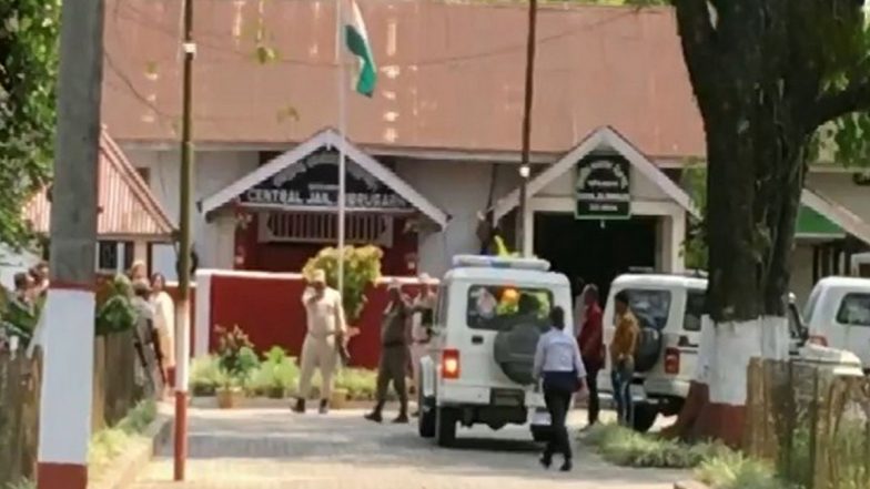 Papalpreet Singh, Amritpal Singh&rsquo;s Close Aide, Brought to Assam&rsquo;s Dibrugarh Central Jail After Being Arrested by Punjab Police (Watch Video)