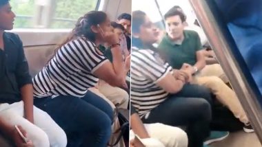 Women Fight Video in Delhi Metro! Two Women Engage in Heated Argument, Hurl Abuses at Each Other In Front of Other Commuters in Viral Clip