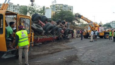 Maharashtra Road Accident: Truck Rams Into Bus on Mumbai-Bengaluru Highway in Pune; Four Killed, 18 Passengers Injured