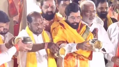 Eknath Shinde in Ayodhya: Maharashtra CM Performs Maha Aarti at Banks of Sarayu River (Watch Video)