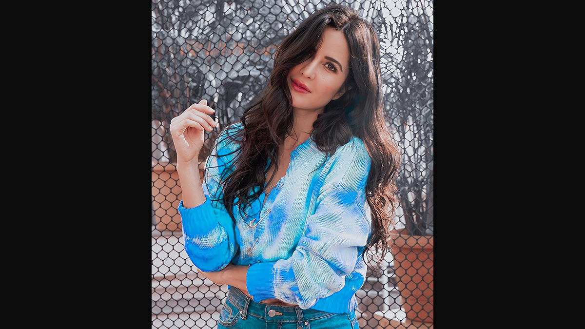 4 tie-dye hoodies and T-shirts from Janhvi Kapoor's closet that