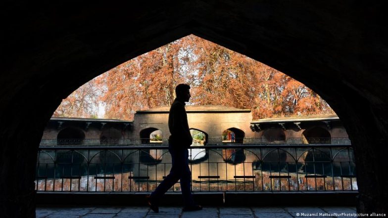 Being Alone Zaps Energy from Humans, Scientists Say