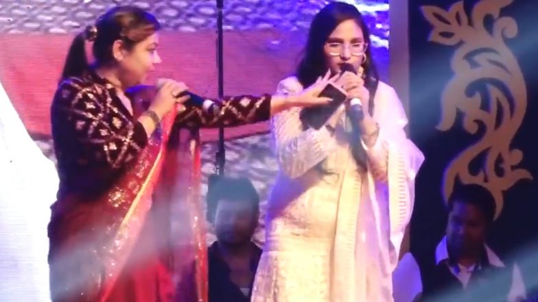Bhojpuri Singer Priyanka Singhs Performance At Thawe Mahotsav Stopped Mid Way She Breaks Down 7680