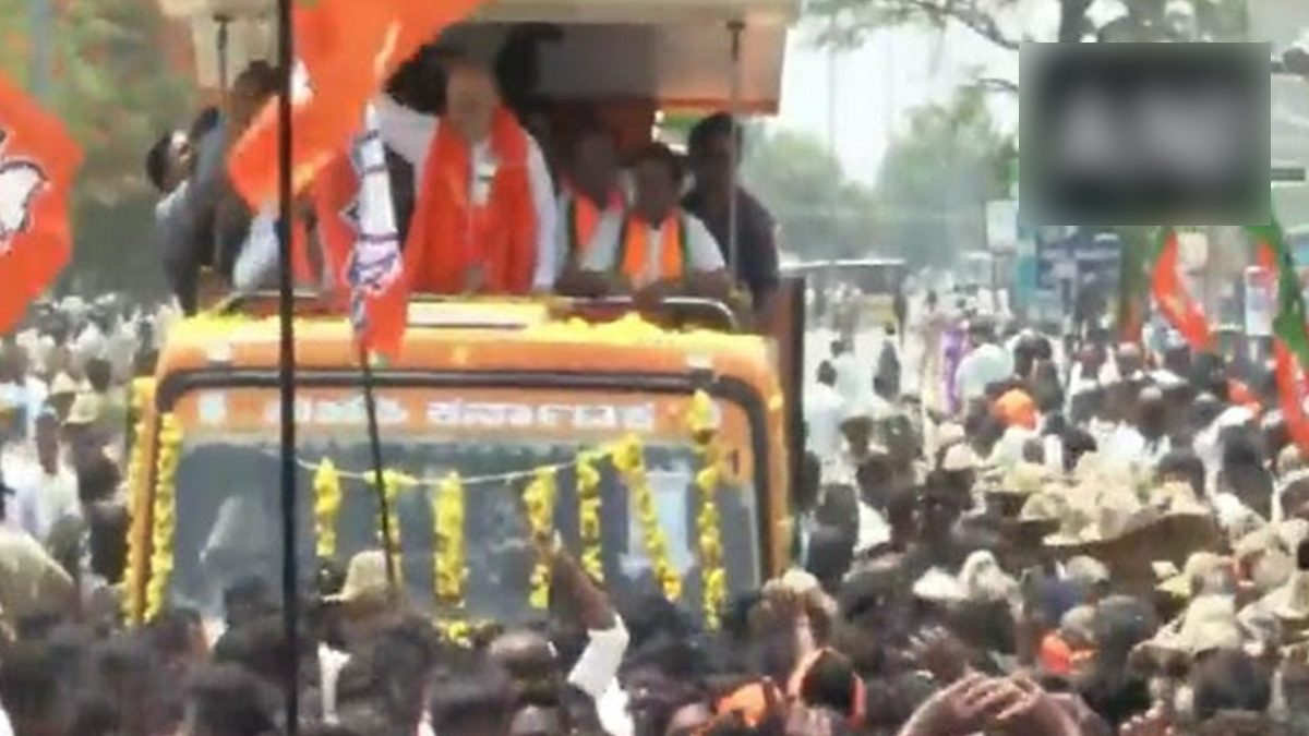 Agency News Home Minister Amit Shah Holds Roadshow In Gundlupete