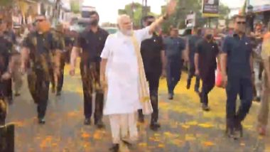 PM Narendra Modi Dressed in ‘Mundu’, Holds Roadshow in Kerala’s Kochi (Watch Video)