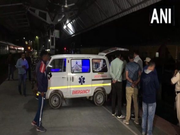 India News | RPF Jawan Dies After Being Hit by Moving Train in Assam's Dibrugarh - Vimarsana News
