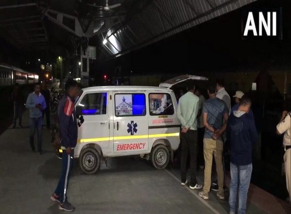 India News | RPF Jawan Dies After Being Hit by Moving Train in Assam's Dibrugarh