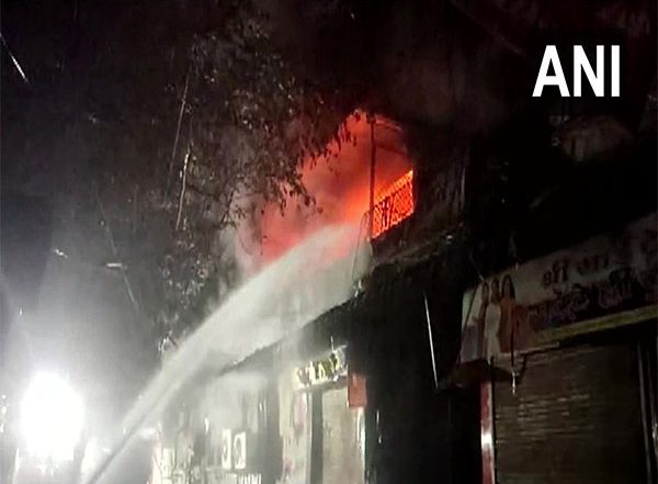 India News |  Kanpur Market Fire: Dousing Operations Continue, No Casualties Reported