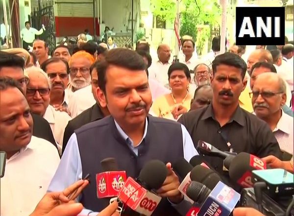 India News | Maharashtra Dy CM Fadnavis Assures Action over Threat to Sanjay Raut