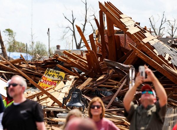 World News | Deadly Tornadoes Kill 11 Across US South, Midwest