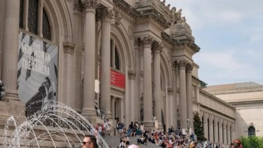 World News | US Metropolitan Museum of Art to Return 15 Smuggled Sculptures to India