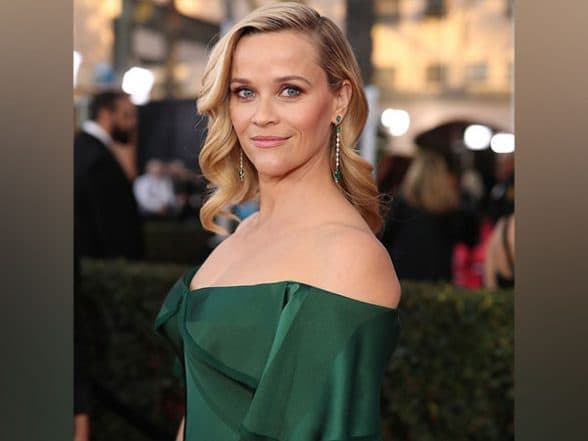 Entertainment News Reese Witherspoon Spotted Without Wedding Ring Amid Her Divorce from Jim Toth LatestLY Entertainment News Reese Witherspoon Spotted Without Wedding Ring Amid Her Divorce from Jim Toth LatestLY