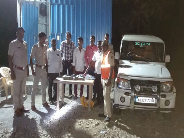 India News | Karnataka: Police Seize Around Rs 1.5 Crore Unaccounted Cash in Kalaburagi District - Vimarsana News