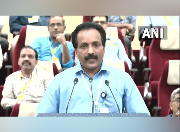India News | ISRO Chairman Somanath Congratulates RLV Project Management Team for Successful Launch Test
