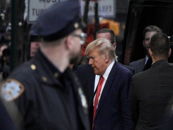 World News | Trump Arrives in New York Ahead of Expected Arraignment - Vimarsana News