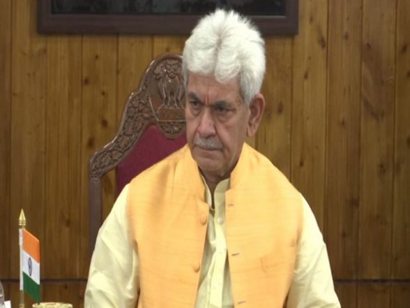 India News | J-K L-G Manoj Sinha Meets Kin of Slain Kashmiri Pandit Sanjay Sharma, Assures Support - Vimarsana News