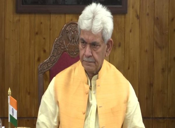 India News | J-K L-G Manoj Sinha Meets Kin of Slain Kashmiri Pandit Sanjay Sharma, Assures Support