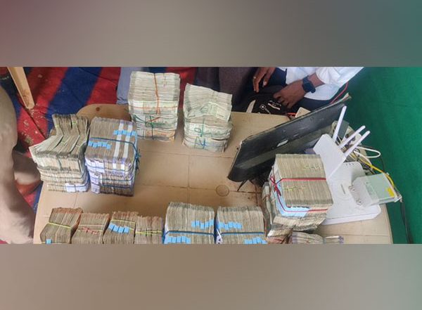 India News | Karnataka: Police Seize Unaccounted Cash in Gadag