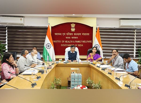 India News | Union Health Minister Mandaviya Chairs Review Meeting with States, UTs Amid Covid-19 Surge