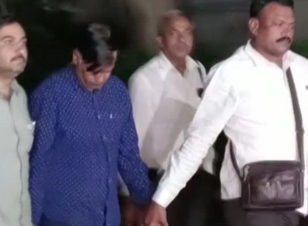 Conman Kiran Patel Brought to Ahmedabad Crime Branch From Jammu and Kashmir
