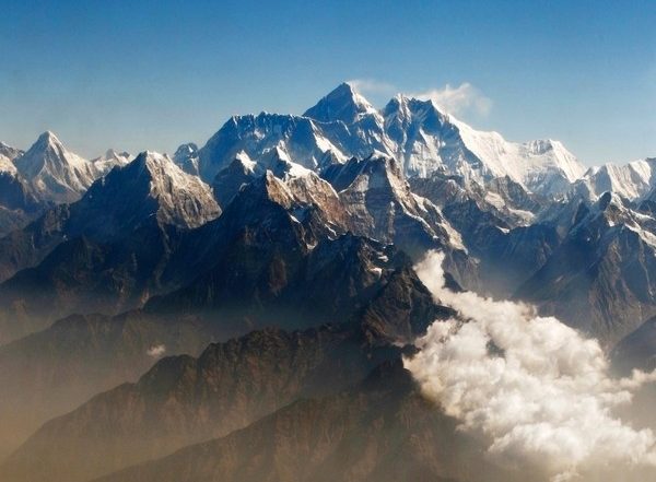 World News | Around 500 Mountaineers May Try to Scale Everest This Season