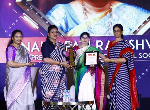 Business News | Nallapati Rajeshwari President of Delhi World Schools Receives Hmtv Naari Puraskar from Telangana Education Minister Sabitha Indra Reddy