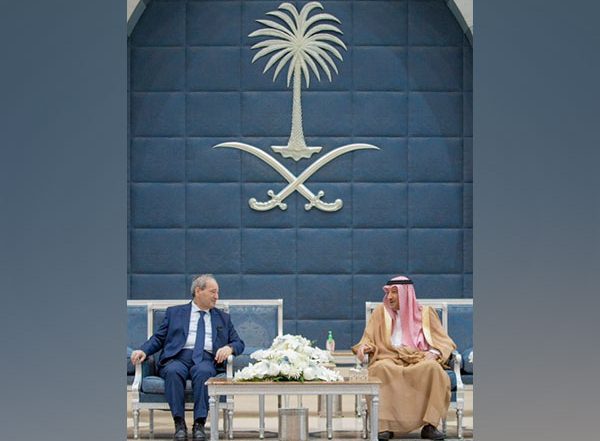 World News | Syiran FM Faisal Mekdad Makes First Visit to Saudi Arabia Since 2011 War