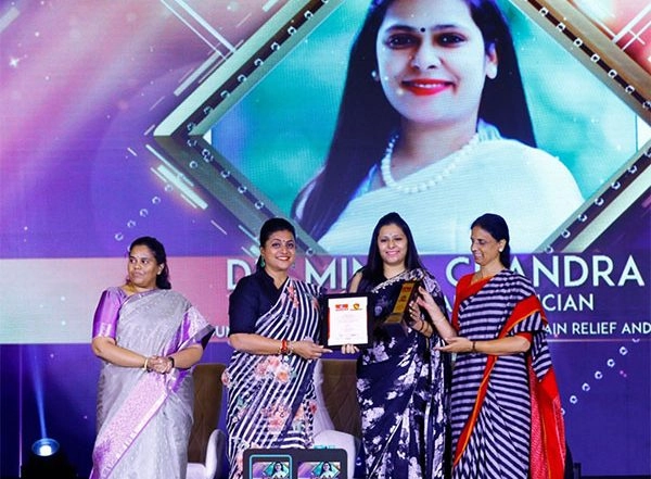 Business News | Dr Minal Chandra Cofounder of Epione Pain Relief Centre Receives Prestigious Hmtv Naari Puraskar 2023
