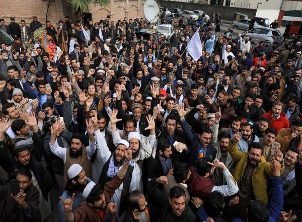 World News | Pakistanis in Europe Face Consequences of Anti-West Protests Back Home