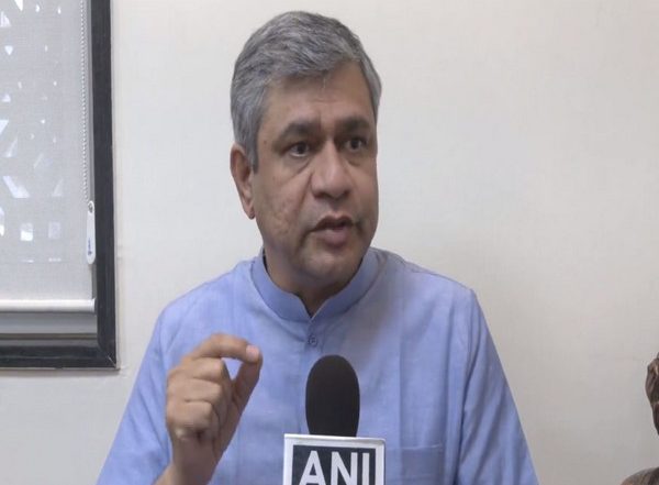 India News |  PM Modi Has Made India a Powerhouse of Exports in Various Sectors: Ashwini Vaishnaw
