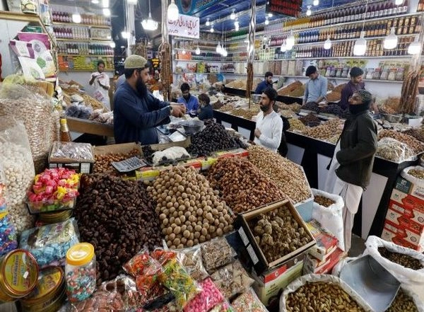 World News | Soaring Inflation Hits Pakistanis Hard During Ramzan