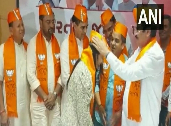Aam Aadmi Party Corporators Join BJP in Surat in Presence of Gujarat Home Minister Harsh Sanghavi
