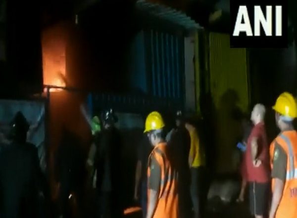 Thane Fire: Blaze Erupts at Kalpataru Industrial Estate, No Casualties Reported (Watch Video)