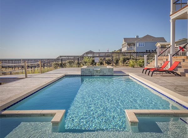 Lifestyle News | Research Suggests Wealthy People's Swimming Pools Make Cities Thirsty