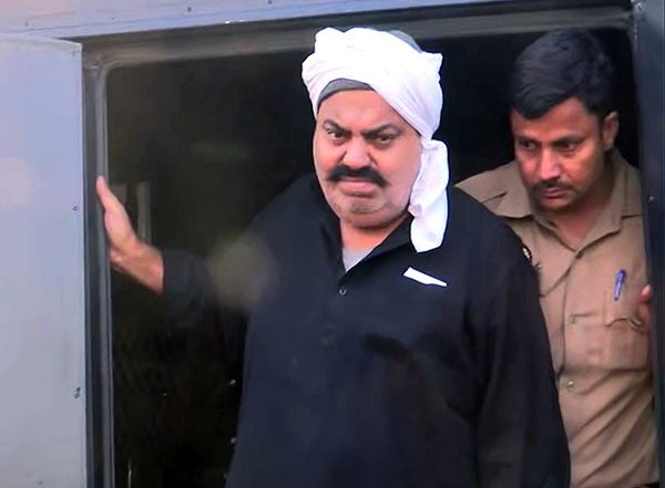 Uttar Pradesh: Atiq Ahmed, Brother Ashraf Shot Dead While Being Taken for Medical in Prayagraj (Watch Video)