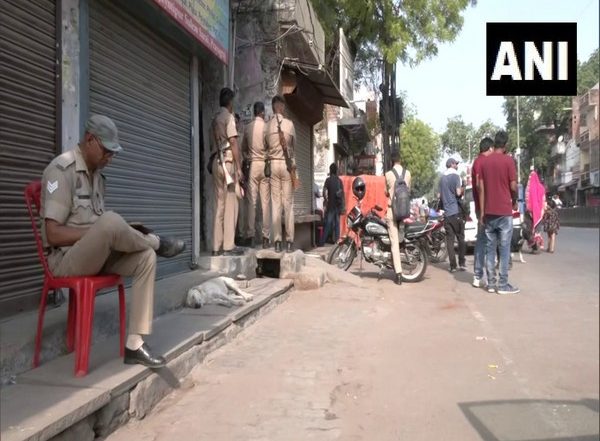 Atiq Ahmed-Ashraf Killing: UP Police Step Up Security Outside Umesh Pal’s Residence in Prayagraj After Gangster Siblings Shot Dead