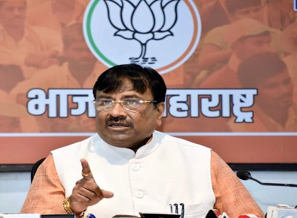 Shivrajyabhishek Sohala 2023: Maharashtra Minister Sudhir Mungantiwar Says Will Try To Get Back Chhatrapati Shivaji Maharaj’s ‘Waghanakh’, Jagdamba Sword From UK
