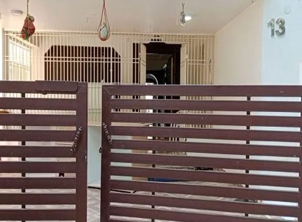 India News | Unidentified Robbers Rob Rs 2.5 Lakh in Cash, Gold in Andhra's Nellore
