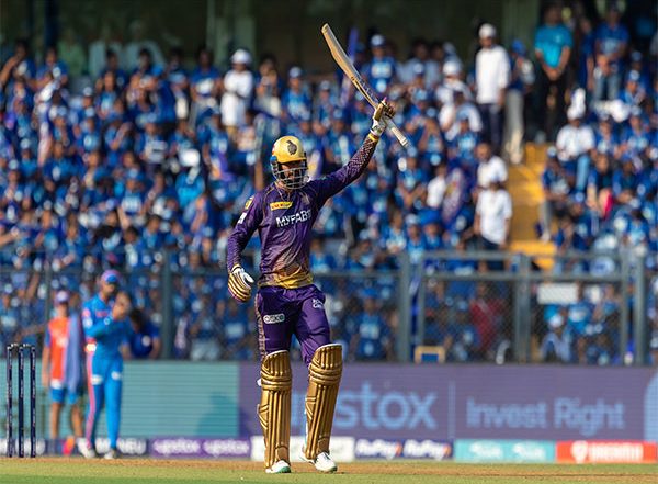 Sports News | IPL 2023: Venkatesh Iyer's Fighting Century Helps KKR Post 185/6 Against MI
