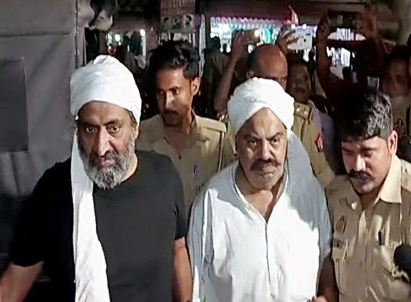 India News | Atiq Ahmad Killing: Bodies of Gangster-turned-politician, Brother Handed over to Kin