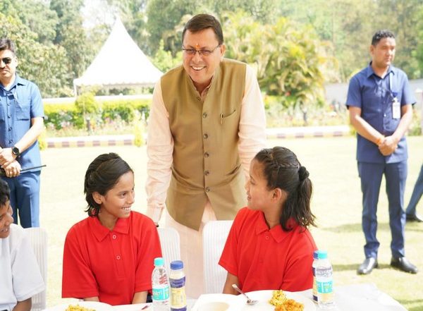 India News | Uttarakhand CM Dhami Meets Children of Kedarpuram Shishu Sadan at His Residence