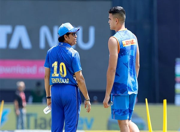 Sports News | Sachin Tendulkar Confesses He Never Watched His Son Arjun Play Before His IPL Debut